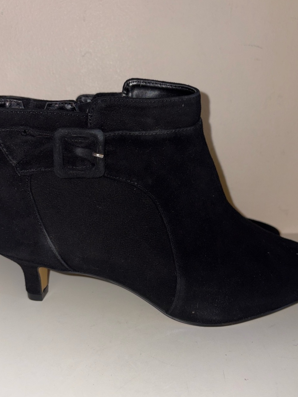 the Bella Vita Bindi ankle bootie featuring a sleek pointed toe 9 women